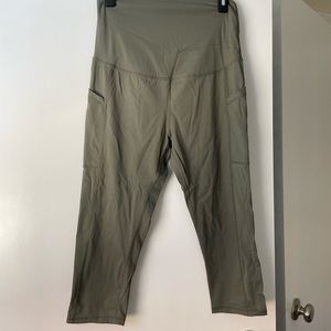 Amposh maternity capri leggings